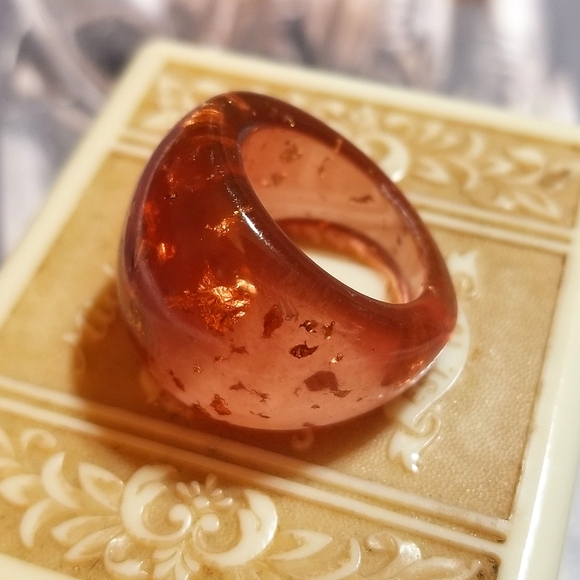 VTG LUCITE Gold Fleck MOD Ring - Picture 4 of 6